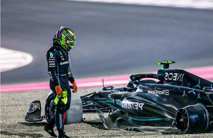 Lewis Hamilton sous l’œil de la FIA : Réexamen de l’incident au Grand Prix du Qatar