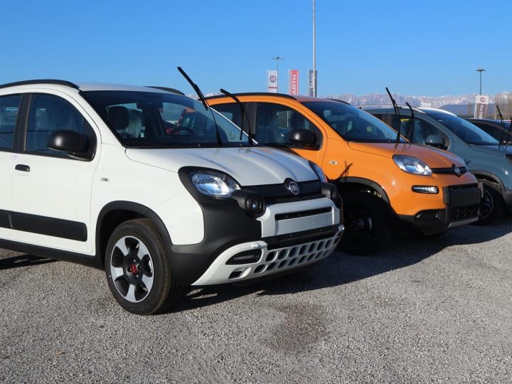 La Fiat Panda électrique produite en Serbie et les politiques industrielles italiennes