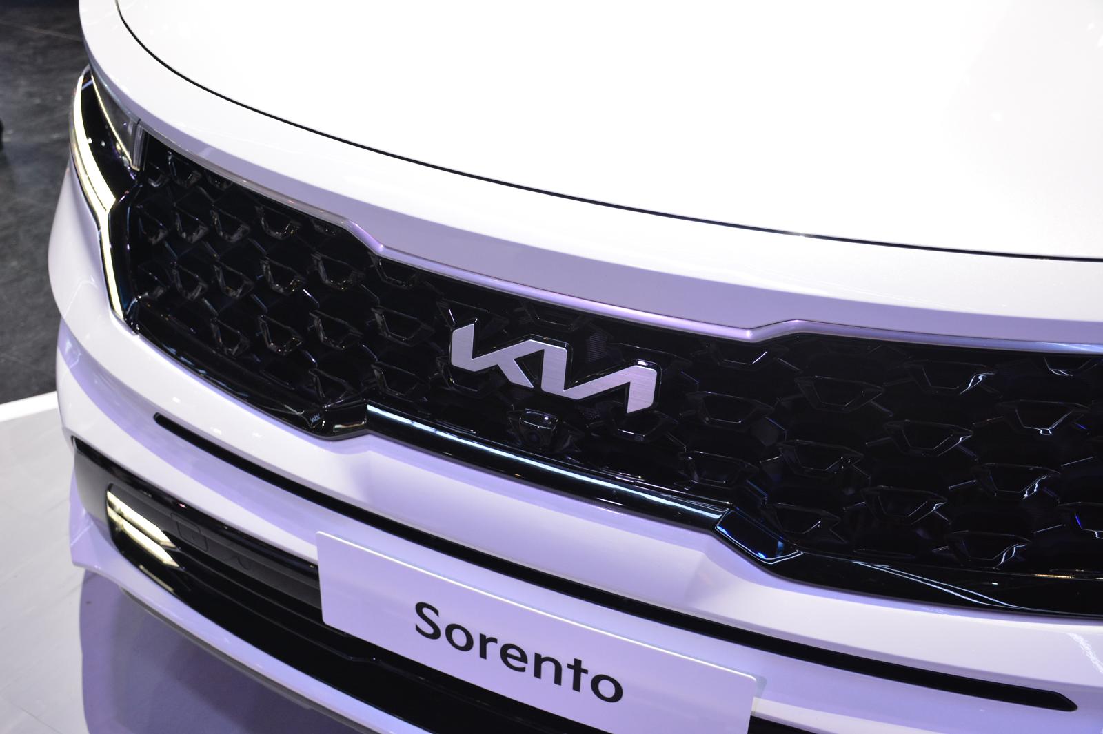 Surprise dans le monde des SUV : le nouveau visage du Kia Sorento 2024