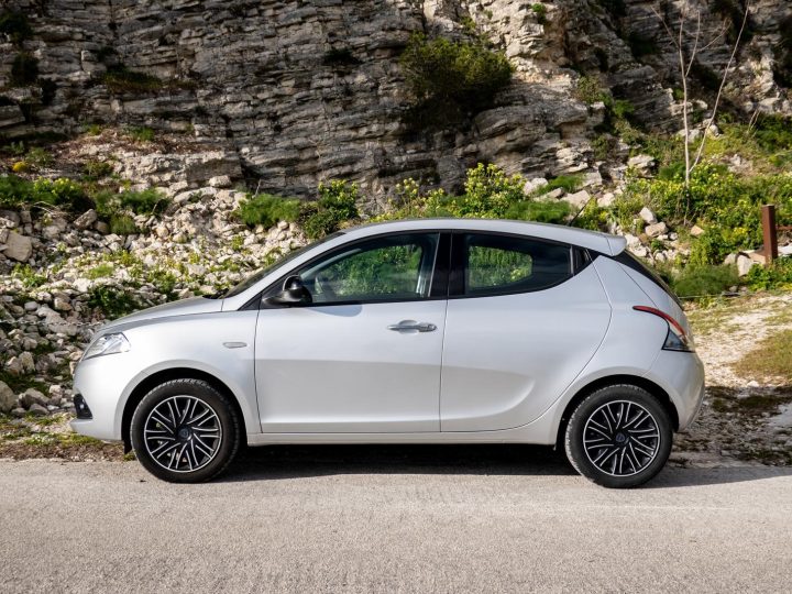 Lancia revient en beauté: l&rsquo;Ypsilon 2024 révèle son charme