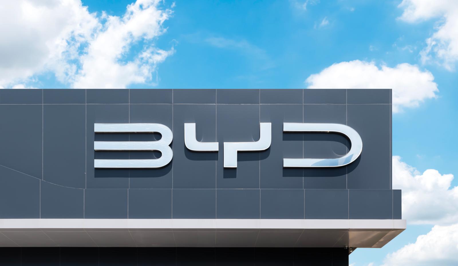 Repoussez les limites avec le BYD Qin L: performances convaincantes et design innovant