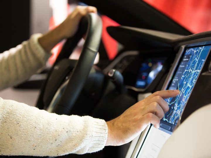 L&rsquo;Euro NCAP et le rôle des écrans tactiles dans l&rsquo;évolution de l&rsquo;interface homme-machine
